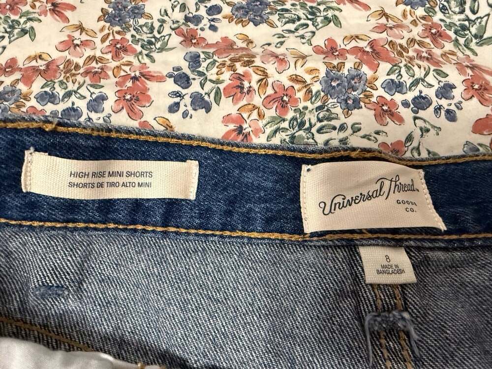 Universal Thread High Rise Mini Cut-Off Shorts Size 8 - Picture 3 of 5